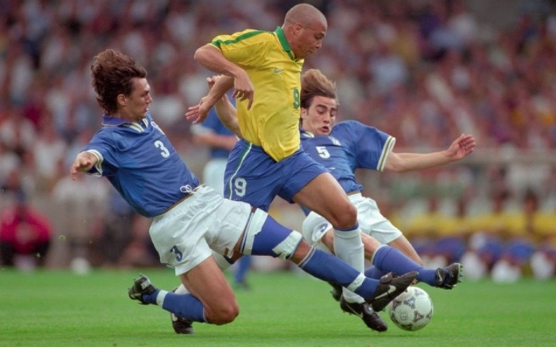 Vị Trí Tiền Đạo Cắm (Striker) trong Bóng Đá là gì? Vai trò săn bàn chủ lực.