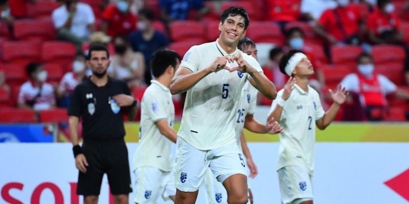 Tìm hiểu vai trò cầu thủ bóng đá nhập tịch Thái Lan