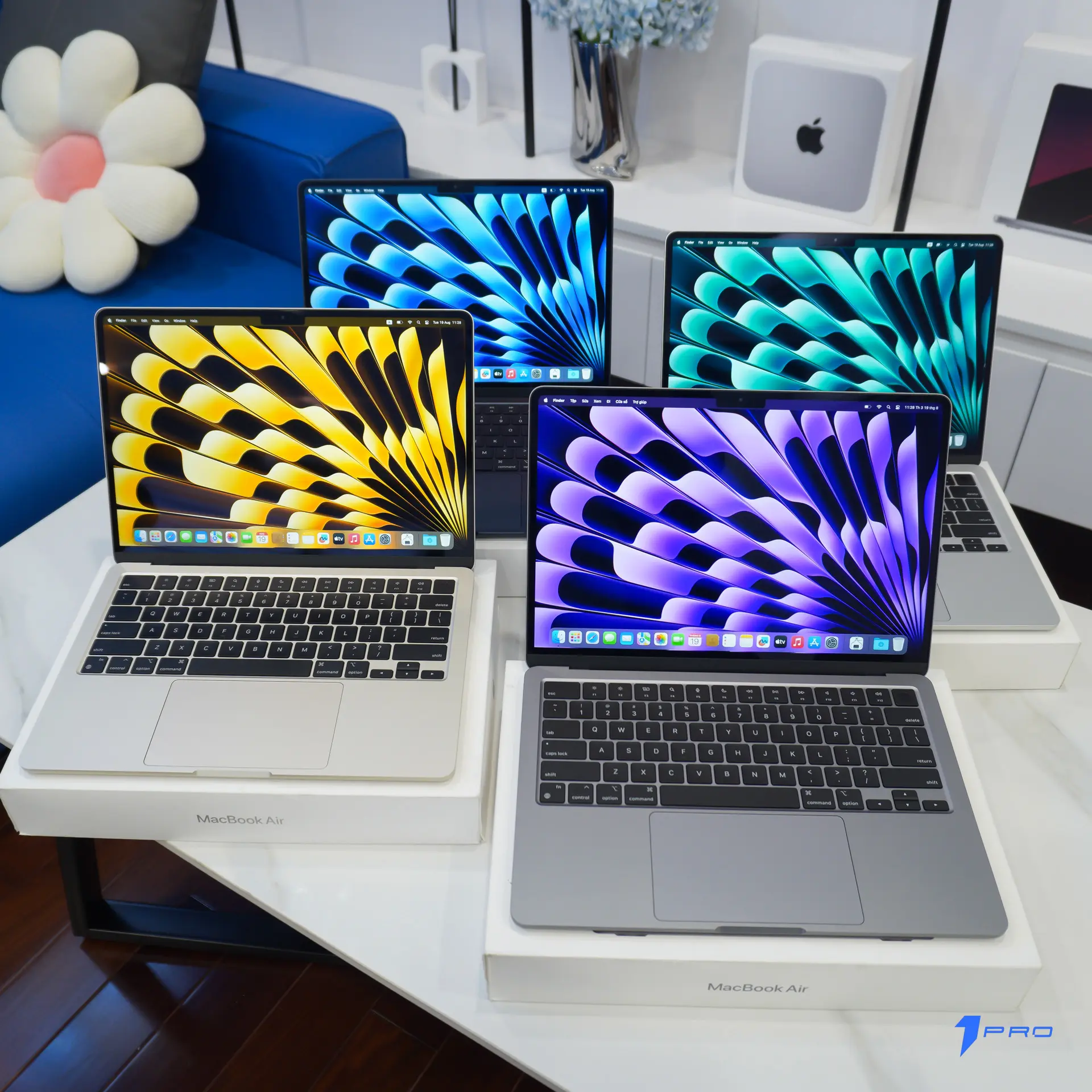 Macbook Air M4 đang chạy phần mềm đồ họa nặng rất mượt mà